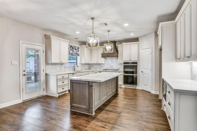 109 Grand Creek Drive, League City, TX 77573