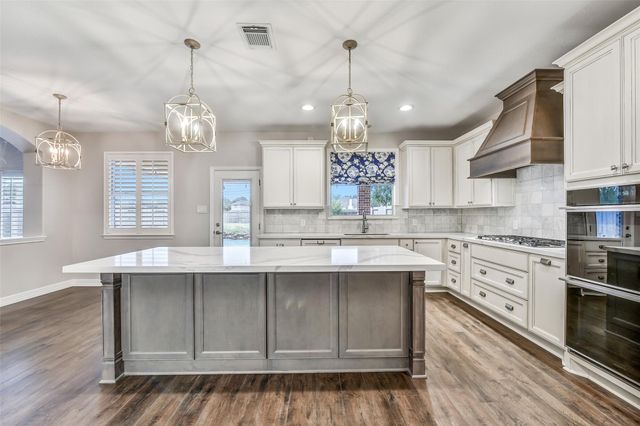 109 Grand Creek Drive, League City, TX 77573