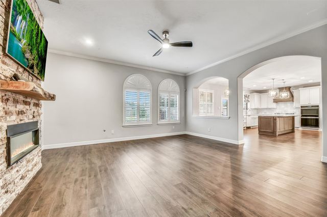 109 Grand Creek Drive, League City, TX 77573