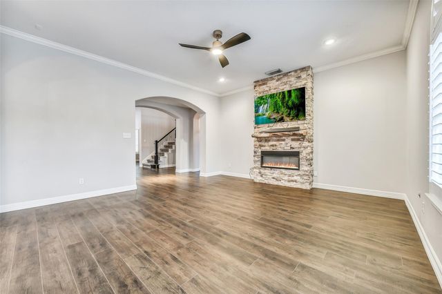 109 Grand Creek Drive, League City, TX 77573