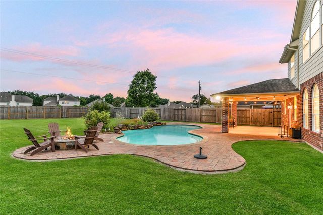 109 Grand Creek Drive, League City, TX 77573