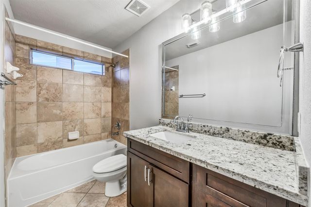 109 Grand Creek Drive, League City, TX 77573