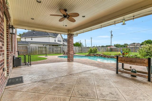 109 Grand Creek Drive, League City, TX 77573