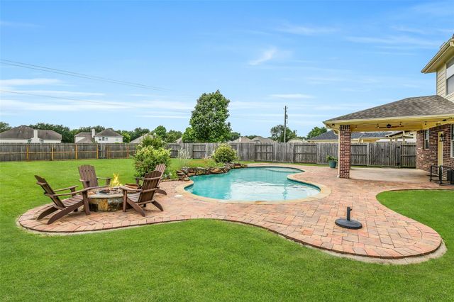 109 Grand Creek Drive, League City, TX 77573