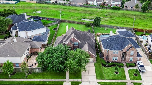 109 Grand Creek Drive, League City, TX 77573