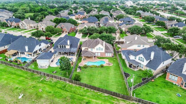 109 Grand Creek Drive, League City, TX 77573