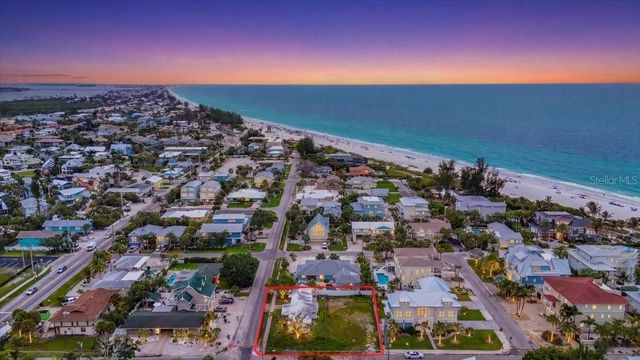 121 48TH STREET, Holmes Beach, FL 34217