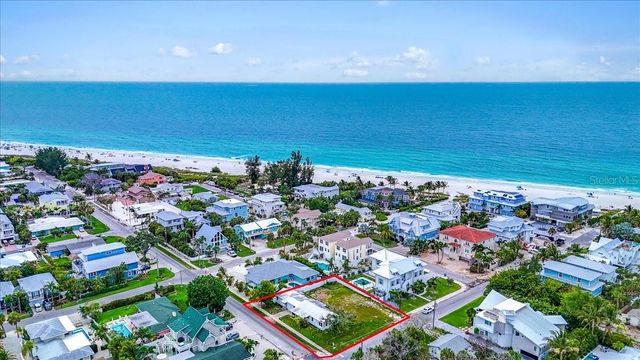 121 48TH STREET, Holmes Beach, FL 34217