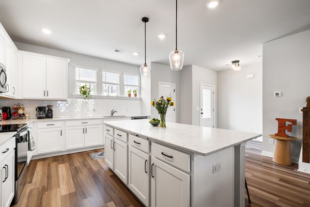 582 Mclernon Trace, Johns Island, SC 29455