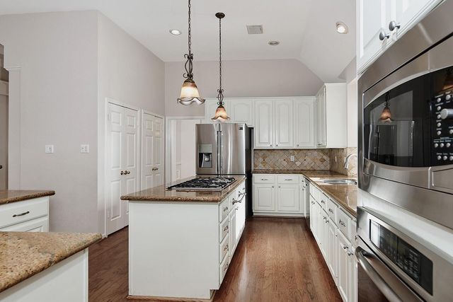 99 N Summer Cloud Drive, The Woodlands, TX 77381