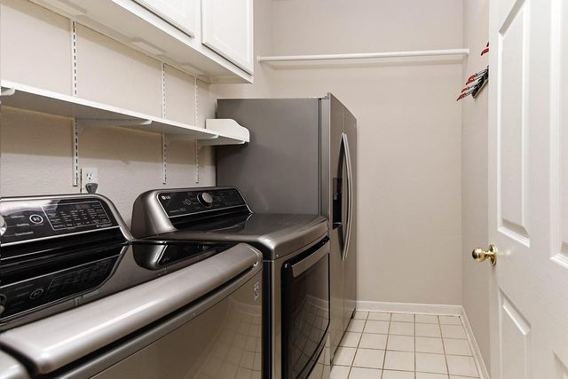 99 N Summer Cloud Drive, The Woodlands, TX 77381