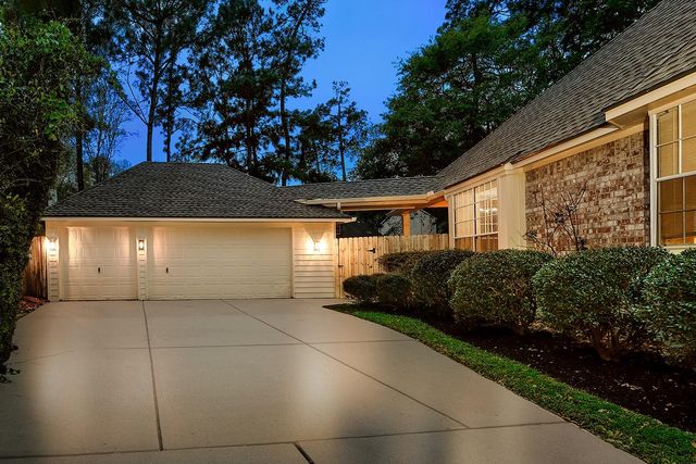 99 N Summer Cloud Drive, The Woodlands, TX 77381