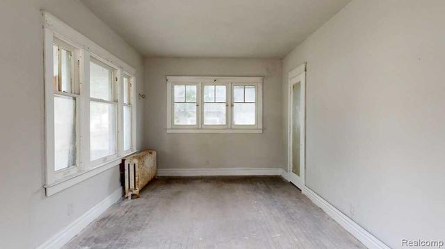 1007 N Oakley Street, Saginaw, MI 48602