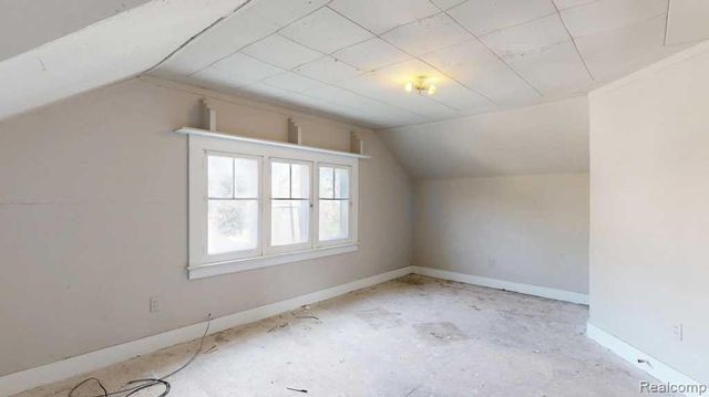 1007 N Oakley Street, Saginaw, MI 48602