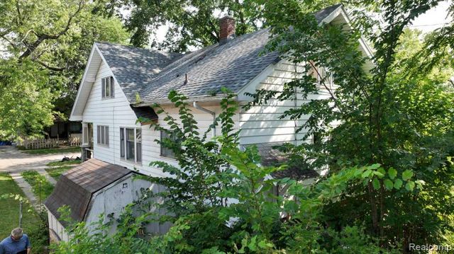 1007 N Oakley Street, Saginaw, MI 48602