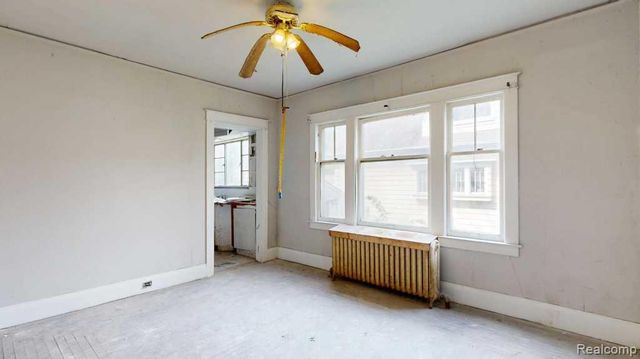 1007 N Oakley Street, Saginaw, MI 48602