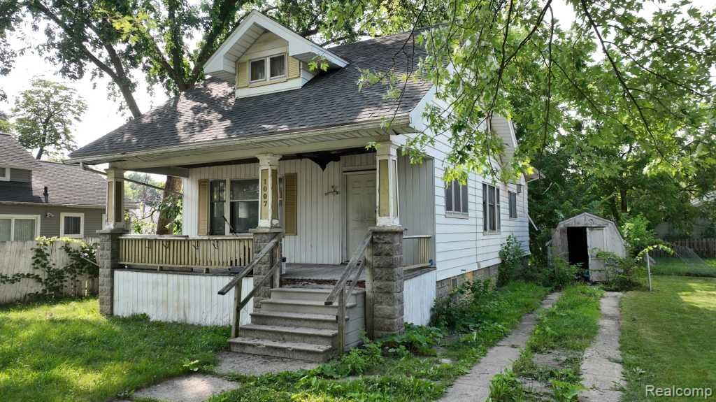1007 N Oakley Street, Saginaw, MI 48602
