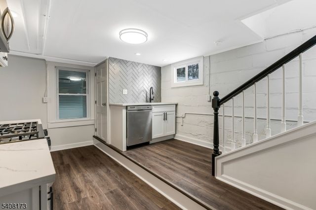 110 Livingston Ave, New Providence Boro, NJ 07974