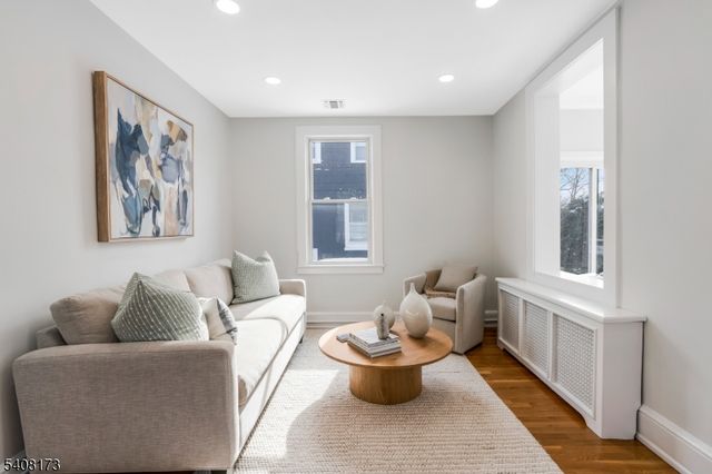 110 Livingston Ave, New Providence Boro, NJ 07974