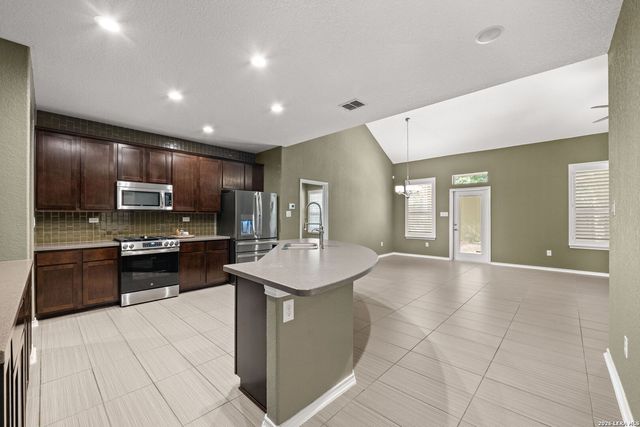 1413 Tanager Ct, San Antonio, TX 78260