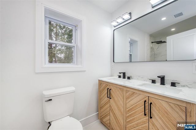 4 Franklin Place, Hackensack, NJ 07601