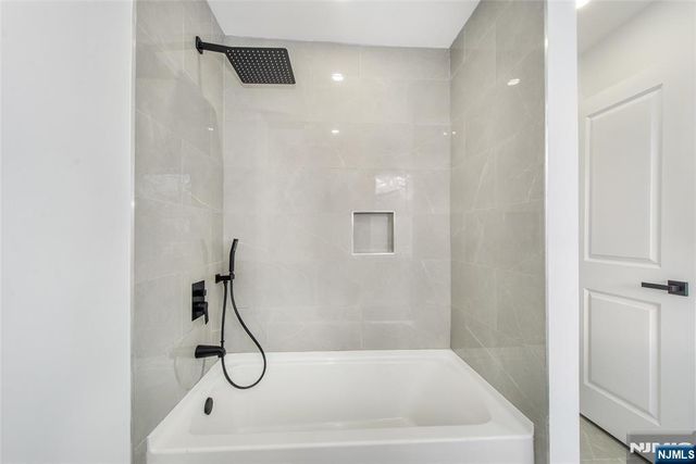 4 Franklin Place, Hackensack, NJ 07601