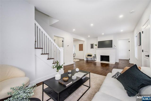 4 Franklin Place, Hackensack, NJ 07601