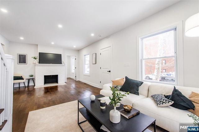 4 Franklin Place, Hackensack, NJ 07601