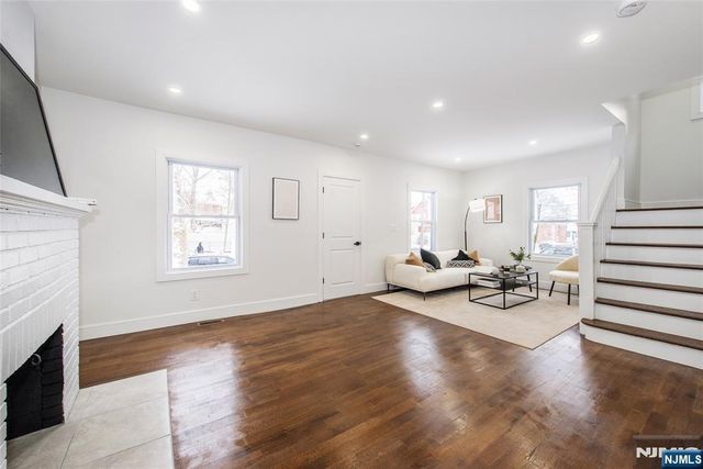 4 Franklin Place, Hackensack, NJ 07601