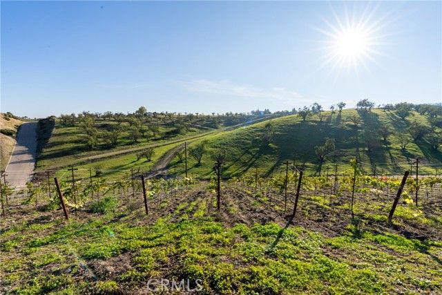 550 Villa Lots Rd, Paso Robles, CA 93446