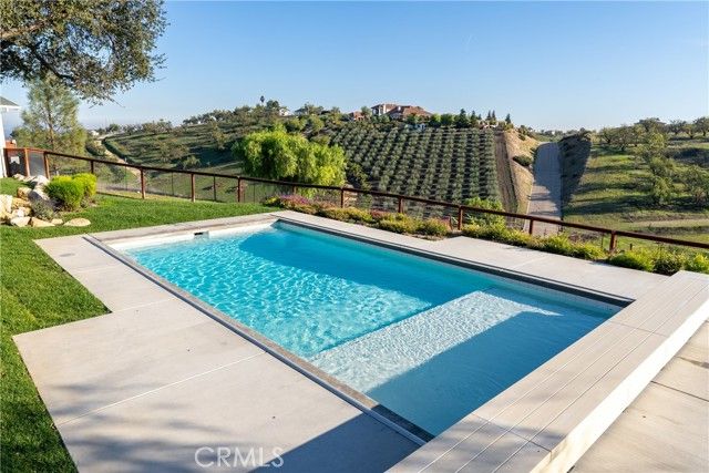 550 Villa Lots Rd, Paso Robles, CA 93446
