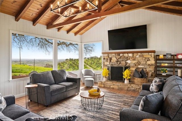 550 Villa Lots Rd, Paso Robles, CA 93446