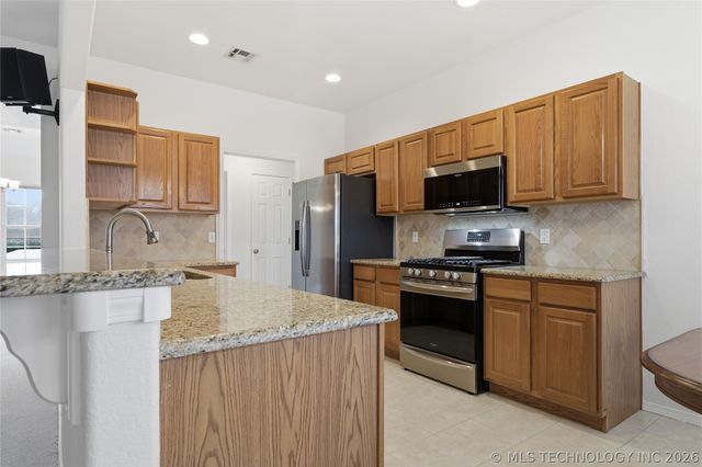 19721 E 50th Street S, Broken Arrow, OK 74014