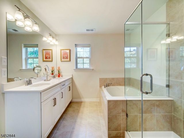 8 Dahlia Dr, Warren Twp., NJ 07059