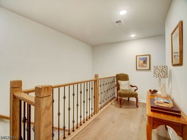 8 Dahlia Dr, Warren Twp., NJ 07059