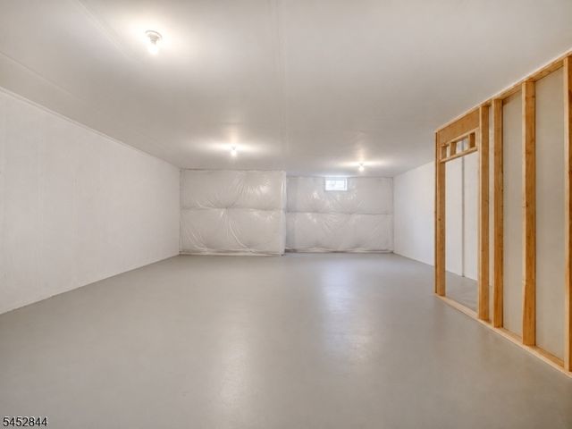 8 Dahlia Dr, Warren Twp., NJ 07059