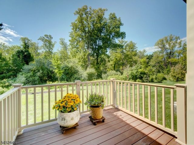 8 Dahlia Dr, Warren Twp., NJ 07059