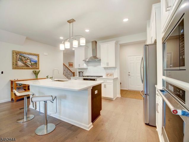 8 Dahlia Dr, Warren Twp., NJ 07059