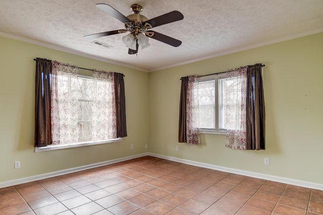 586 Kenmore Road, Amherst, VA 24521