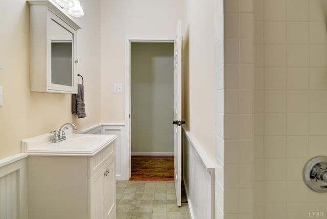 586 Kenmore Road, Amherst, VA 24521