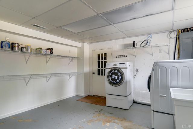 586 Kenmore Road, Amherst, VA 24521