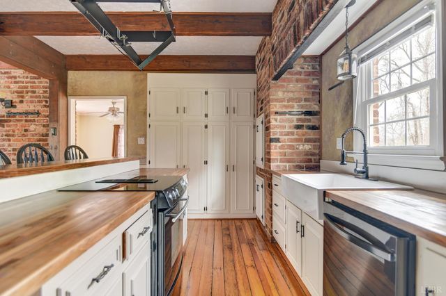 586 Kenmore Road, Amherst, VA 24521