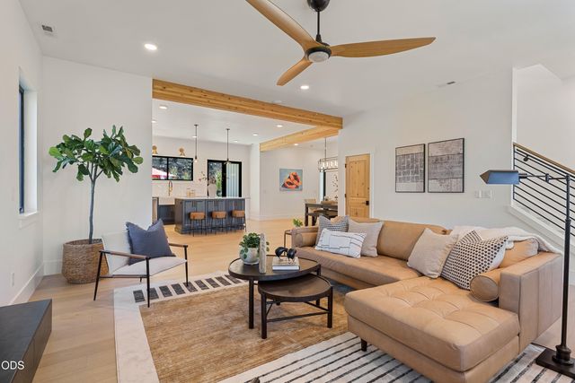 670 NW Powell Butte Loop, Bend, OR 97703