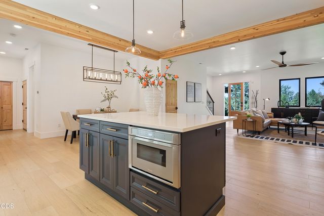 670 NW Powell Butte Loop, Bend, OR 97703