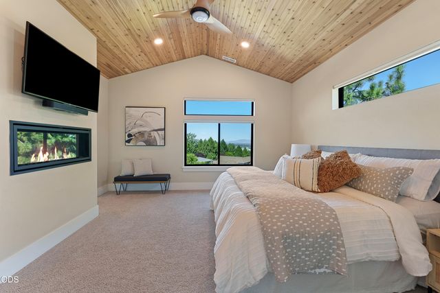 670 NW Powell Butte Loop, Bend, OR 97703
