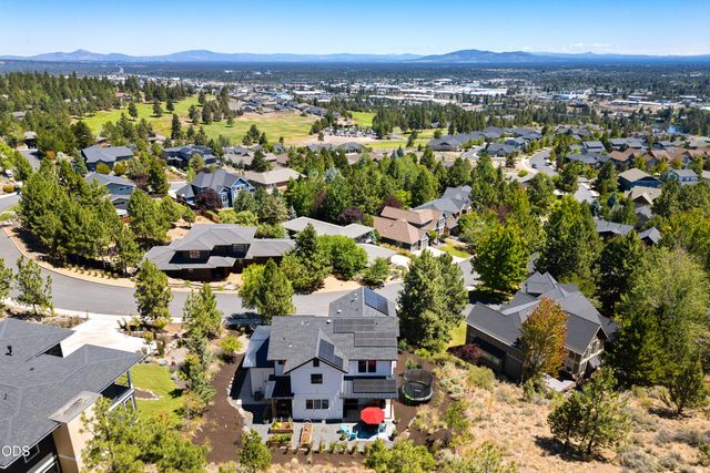 670 NW Powell Butte Loop, Bend, OR 97703