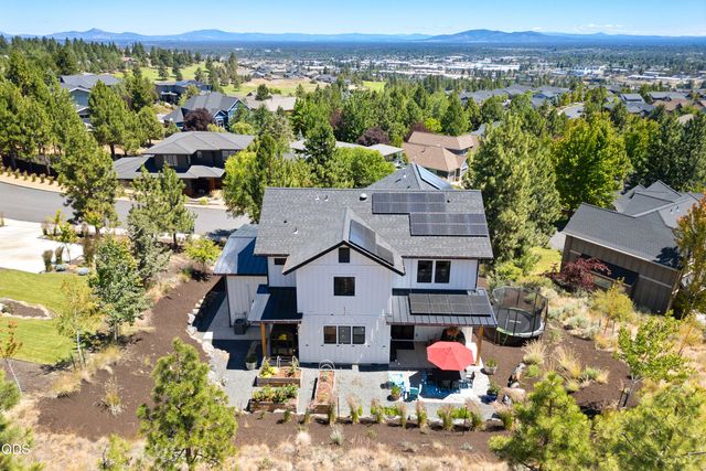 670 NW Powell Butte Loop, Bend, OR 97703