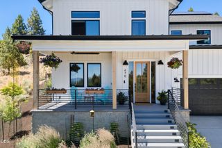 670 NW Powell Butte Loop, Bend, OR 97703