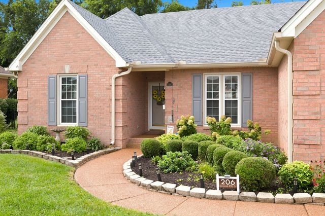 206 Savannah Rdg, Murfreesboro, TN 37127
