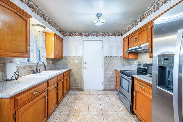 222 E Central Avenue, Madera, CA 93638